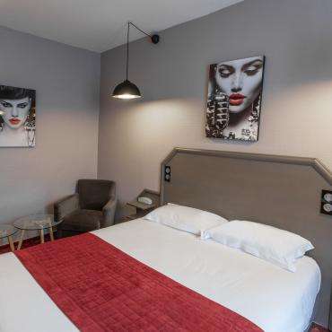 Résidence du Pré - Double room with a queen bed